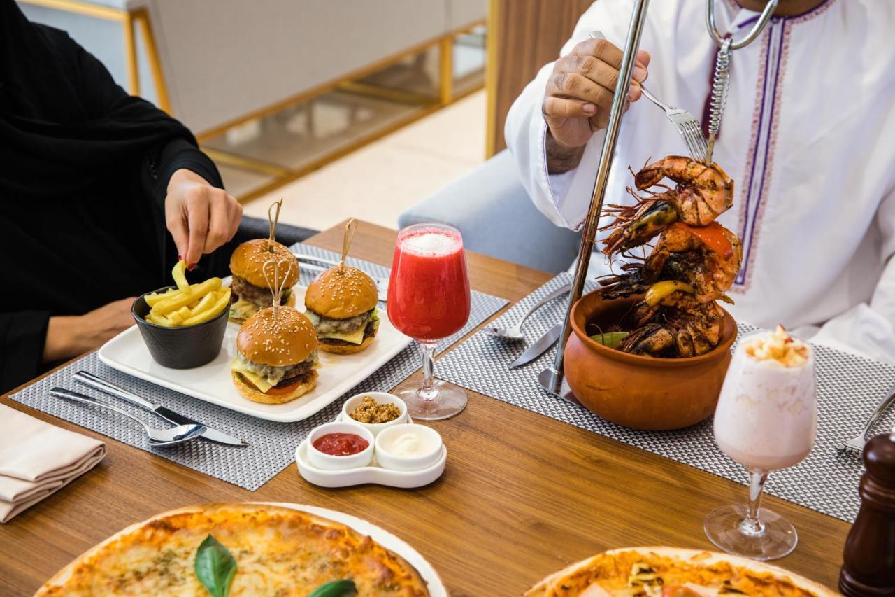 Maani Muscat Hotel & Suites Εξωτερικό φωτογραφία