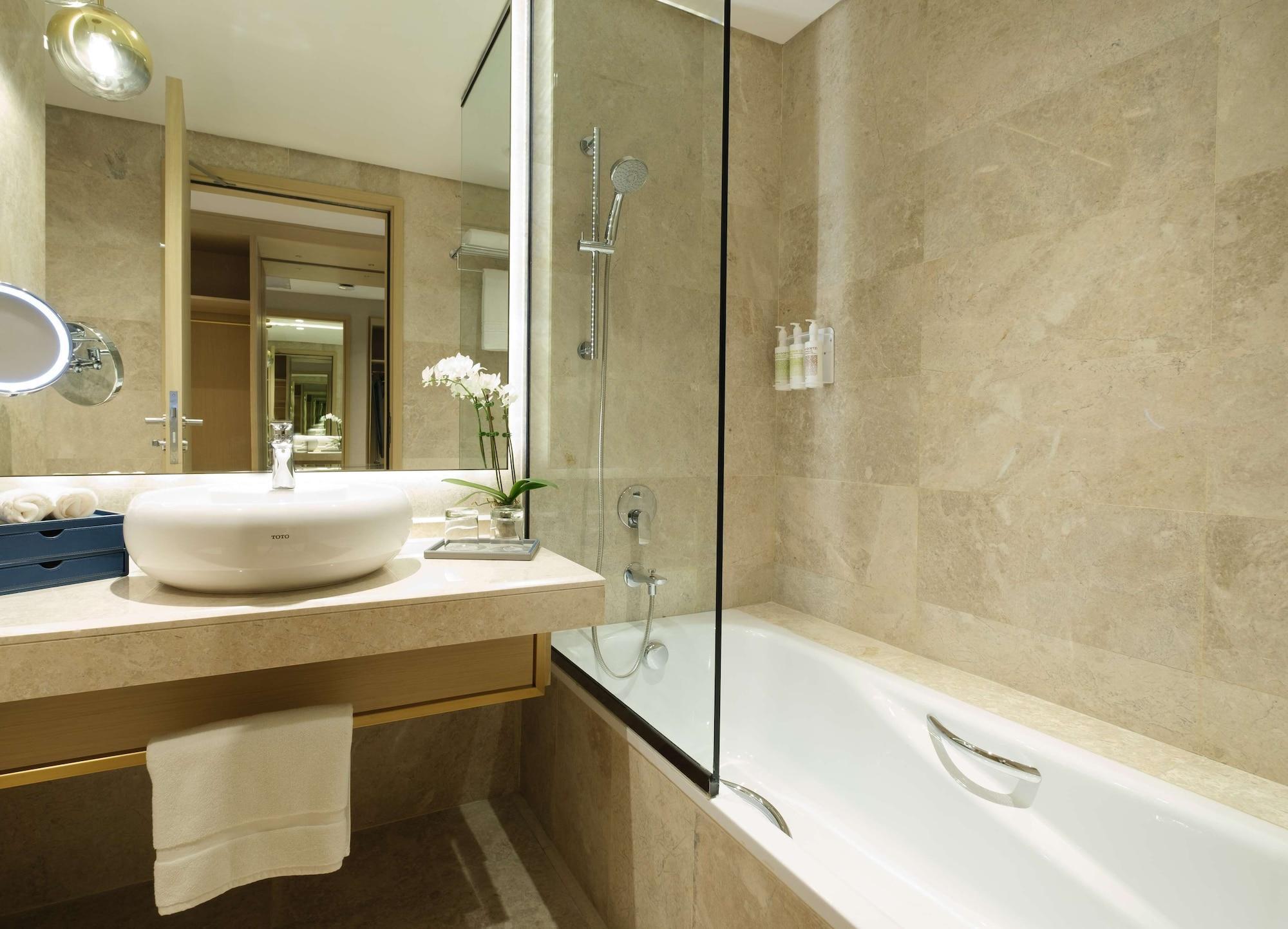 Maani Muscat Hotel & Suites Εξωτερικό φωτογραφία