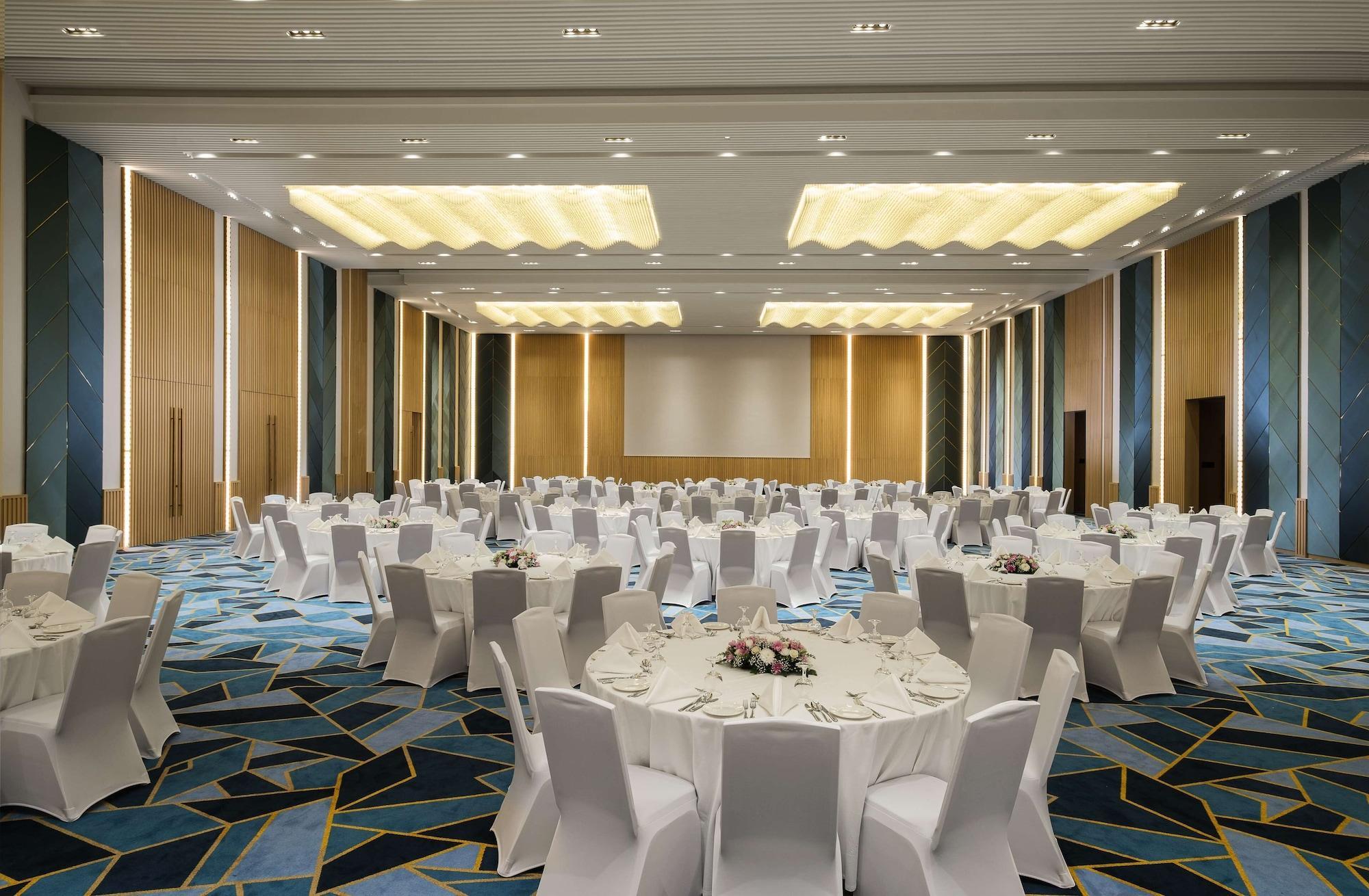 Maani Muscat Hotel & Suites Εξωτερικό φωτογραφία