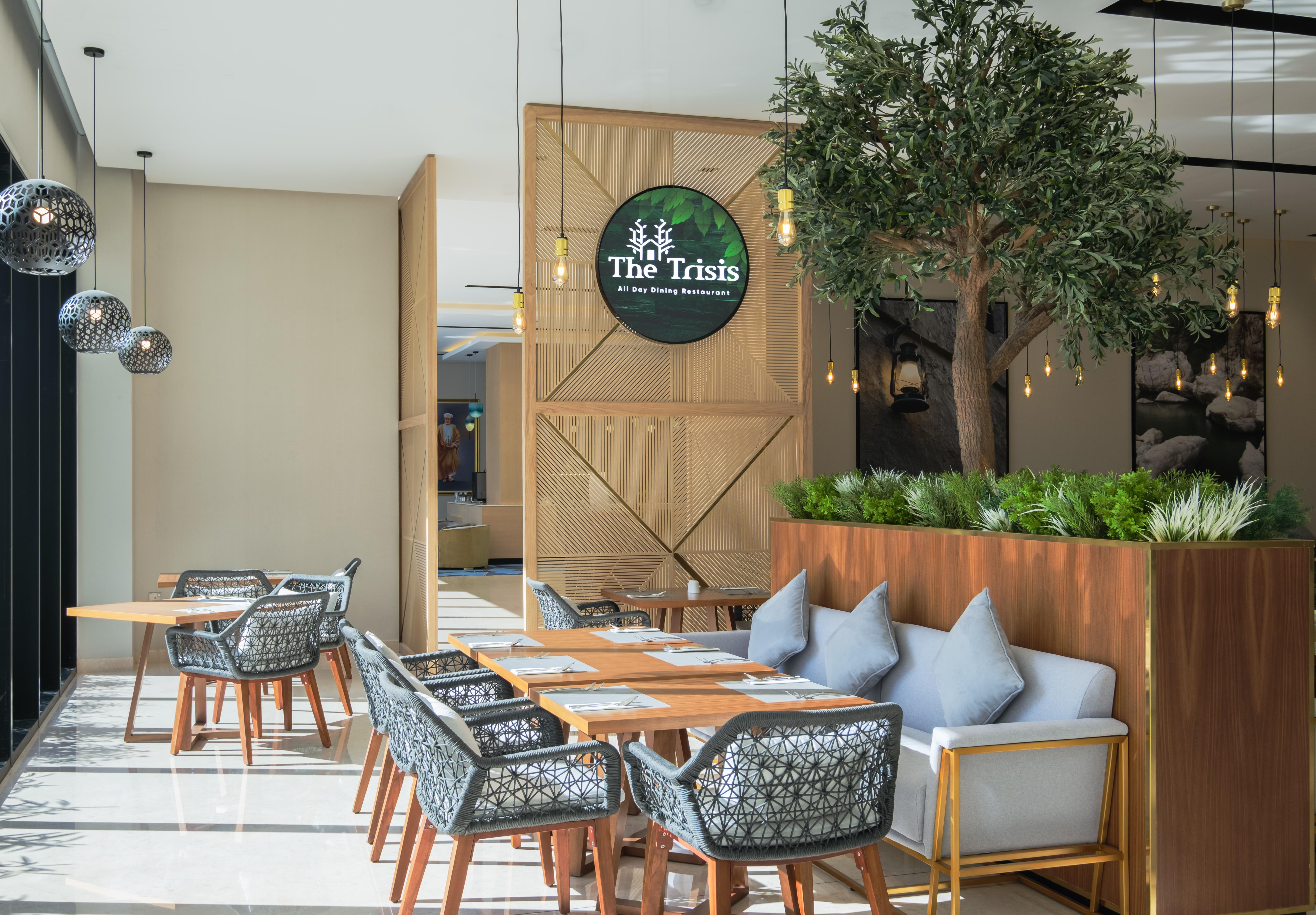 Maani Muscat Hotel & Suites Εξωτερικό φωτογραφία
