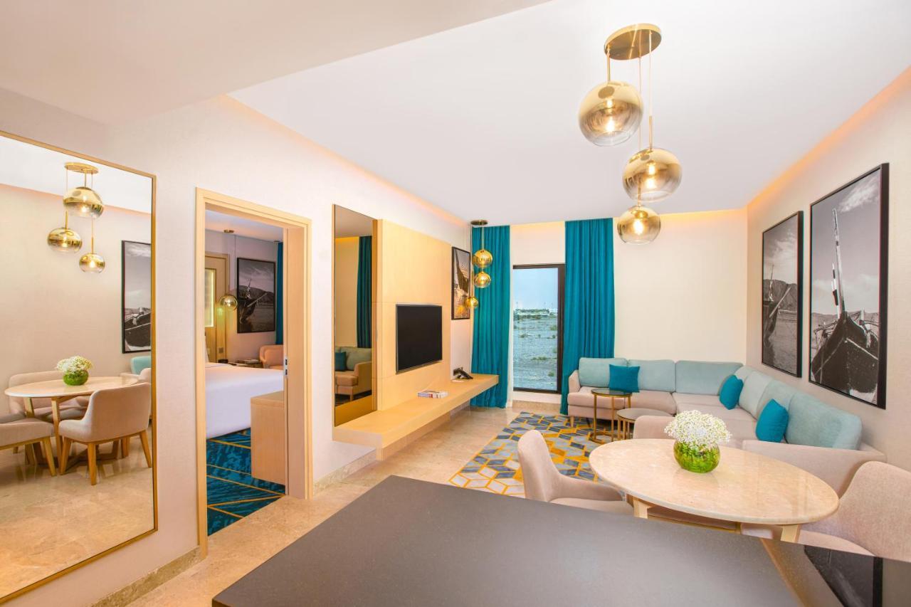 Maani Muscat Hotel & Suites Εξωτερικό φωτογραφία